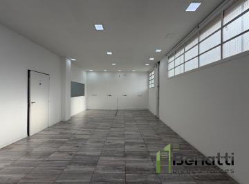Bodega-Galpón · 240m² · Galpón en 2 Plantas de 120 m² en Alquiler con Oficinas