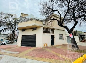 PH · 182m² · 6 Ambientes · 1 Cochera · PH en Villa Devoto