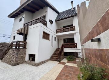 Casa · 369m² · 7 Ambientes · Venta Casa 3 Dorm Cofico Exc Ubicacion