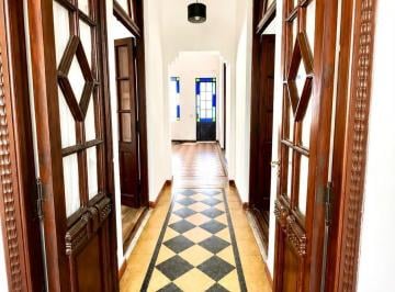 Casa · 200m² · 5 Ambientes · Casa Para Alquiler Institucional en El Centro de Funes