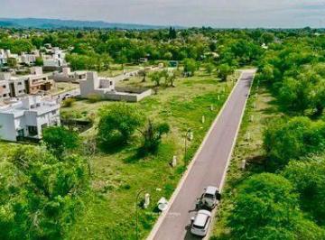 Terreno · 360m² · Lotes en Venta en Barrio Cerrado La Catalina