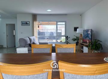 Casa · 130m² · 4 Ambientes · 2 Cocheras · Casa en Centenario