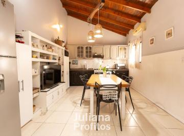 Casa · 146m² · 4 Ambientes · 1 Cochera · Casa en Quilmes Oeste