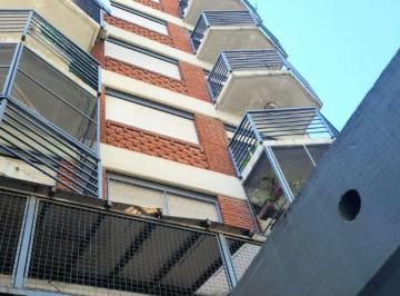 Departamento de 2 ambientes, Lanús · Departamento Dos Ambientes en Excelente Ubicación