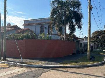 PH de 3 ambientes, Avellaneda · Casa 3 Ambientes con Garaje y Pileta