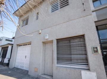 Casa · 140m² · 4 Ambientes · 1 Cochera · Venta Casa 4 Amb C/cochera, Patio y Terraza Haedo