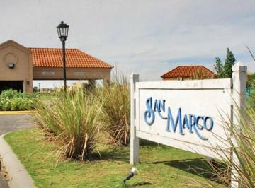 Terreno · 1246m² · Venta de Lote a La Laguna de 1246 m² en Barrio Privado San Marco, Villanueva