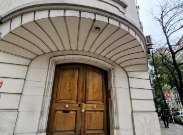 Departamento · 141m² · 4 Ambientes · Departamento en Billinghurst Al 2400 Esq. Melo 1 Fte Antiguo a Nuevo!