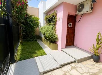 Casa · 110m² · 3 Ambientes · 1 Cochera · Casa en Venta - 3ambientes - Lomas de Zamora