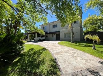 Casa · 250m² · 6 Ambientes · 1 Cochera · Casa en Venta 3 Dorm. en Los Castores, Nordelta, Tigre