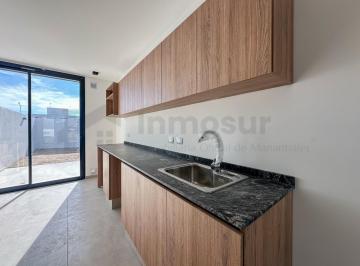 Casa · 93m² · 2 Dormitorios · 1 Cochera · Duplex en Venta 2 Dorm Colinas de Manantiales Frente a Espacio Verde