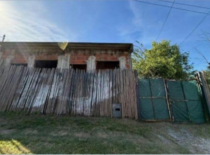 Terreno · 100m² · 5 Ambientes · 1 Cochera