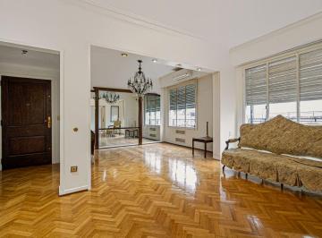 Departamento de 4 ambientes, Recoleta · Departamento de 135 m² con 2 Dorm., Escritorio, Dependencia en Alquiler en Recoleta