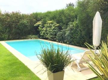 Casa · 280m² · 6 Ambientes · 8 Cocheras · Casa en Venta - Santa Catalina - Villanueva - Apto Credito