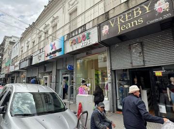 Local comercial · 60m² · Local en Alquiler - Flores