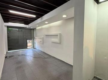 Local comercial · 30m² · 1 Ambiente · Moderno Local a La Calle. Bronzini Al 300