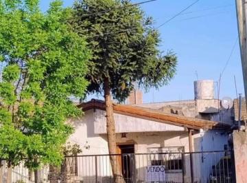 Casa · 81m² · 3 Ambientes · 5 Cocheras · ¡Venta Urgente por Viaje! Oportunidad Única