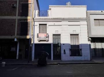 Casa de 15 ambientes, Córdoba · Vendo Casa – 8 Dorm. - 290 m² Cub 161 m² Terr - B° Centro Balcarce 137 - U$s 235.000
