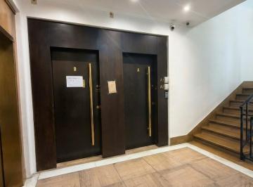 Oficina comercial · 270m² · 8 Ambientes · 2 Cocheras · Oficina en San Nicolás