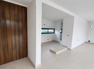 Casa · 153m² · 4 Ambientes · 2 Cocheras · Casa en Lar de Terraada