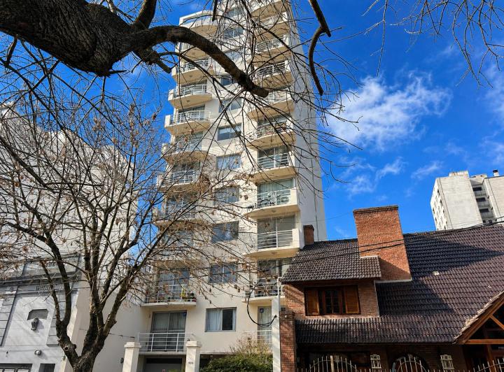 Departamento · 80m² · 4 Ambientes · 1 Cochera