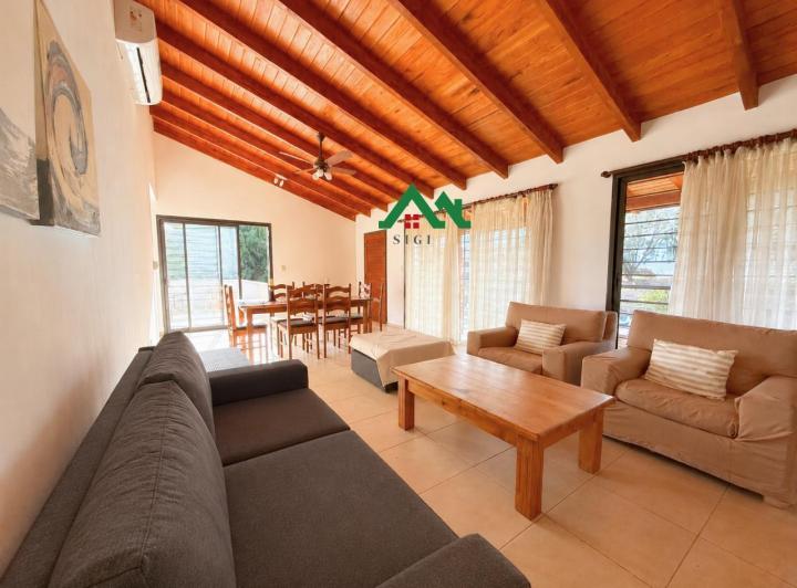 Casa · 239m² · 5 Ambientes · 2 Cocheras