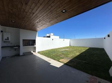 Casa · 153m² · 4 Ambientes · 2 Cocheras · Dúplex en Venta 3 Dorm Brisas de Manantiales