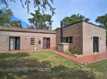 Casa · 120m² · 6 Ambientes · Zona El Mate: Casa de 3 Dorm. con Pileta
