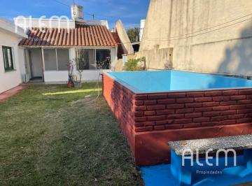 Casa · 80m² · 3 Ambientes · 2 Cocheras · Casa - Banfield Este