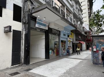 Local comercial · 200m² · 5 Ambientes · Florida Esquina Córdoba 1er Local de La Cuadra! Apto Todo Destino y Gastronomia!