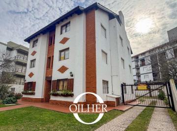 Departamento de 3 ambientes, Villa Gesell · Departamento 2 Dorm. - Cochera - a m de La Playa! Zona Centro. Oportunidad.