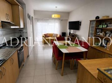 Departamento de 2 ambientes, Villa del Parque · Departamento 2 Ambientes Al Contrafrente con Balcon y Dos Bauleras