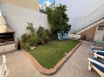 Casa · 280ha · 5 Ambientes · 1 Cochera · Casa 5 Ambientes con Cochera, Patio con Jardin, parrilla y Doble Terraza.440 m²