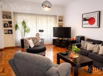 Casa · 308m² · 5 Ambientes · 2 Cocheras · Excelente Casa de 5 Ambientes con Fondo y Quincho en Venta Quilmes