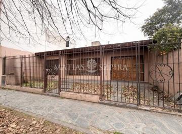 Casa · 88m² · 3 Ambientes · 2 Cocheras · Casa en Hurlingham