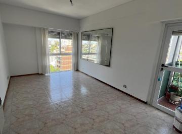 Departamento · 33m² · 2 Ambientes · Departamento 2 Ambientes Muy Comodo con Balcon Corrido, en Alquiler.