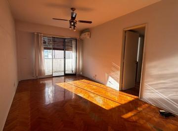 Departamento · 70m² · 4 Ambientes · 22 Cocheras · Santa Fe y Azcuénaga 4 Ambientes con Dependencia, Piso Alto!