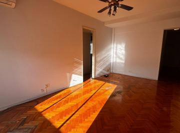 Departamento · 70m² · 4 Ambientes · 22 Cocheras · Santa Fe y Azcuénaga 3 Ambientes con Dependencia, Piso Alto!