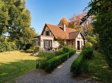 Casa · 200m² · 5 Ambientes · Casa en Venta en El Golf Club Argentino