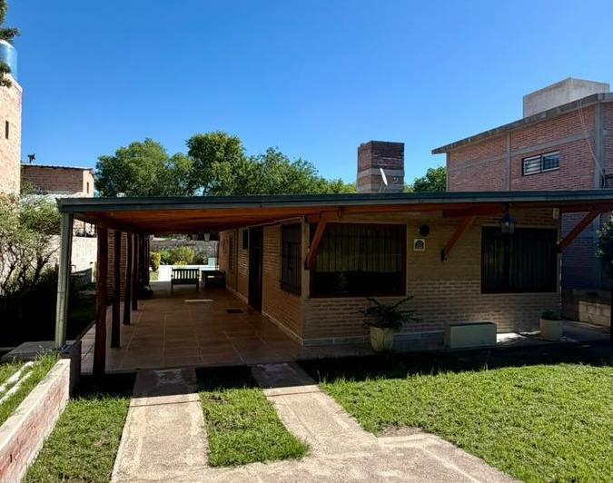 Casa · 80m² · 4 Ambientes · 1 Cochera