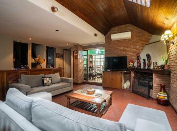 Casa · 140m² · 4 Ambientes · Casa Chalet en Venta en Flores, Capital Federal, Buenos Aires