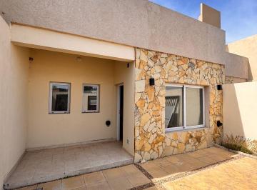 Casa · 83m² · 3 Ambientes · 1 Cochera · Dúplex en Venta en Luján, G. B. a. Zona Oeste, Argentina (Apto Credito)