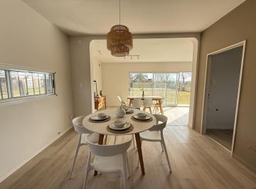 Casa · 89m² · 4 Ambientes · 2 Cocheras · Casa en Funes Town