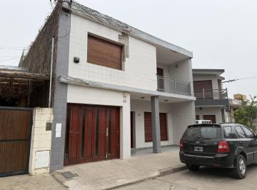 Casa · 100m² · 6 Ambientes · 1 Cochera · Alquiler Casa Firmat Ideal Familia Posibilidad Consultorios a Pasos de La Plaza