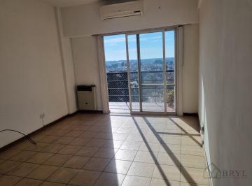 Departamento · 57m² · 3 Ambientes · Venta Departamento 3 Ambientes a Reciclar en Wilde en Frente de La Estación