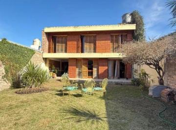 Casa · 375m² · 4 Ambientes · 3 Cocheras · Venta Casa de 4 Amb en Merlo