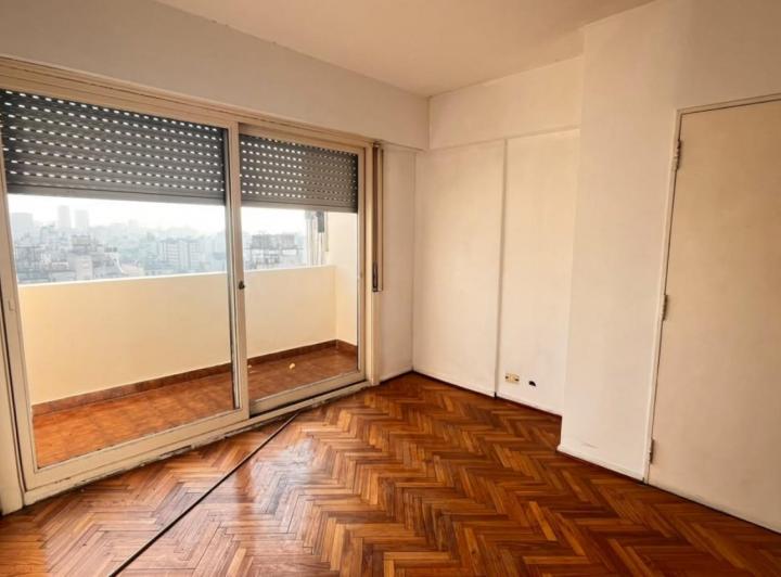 Departamento de 2 Ambientes en Venta - Av San Juan 935, Piso 12 Al Frente