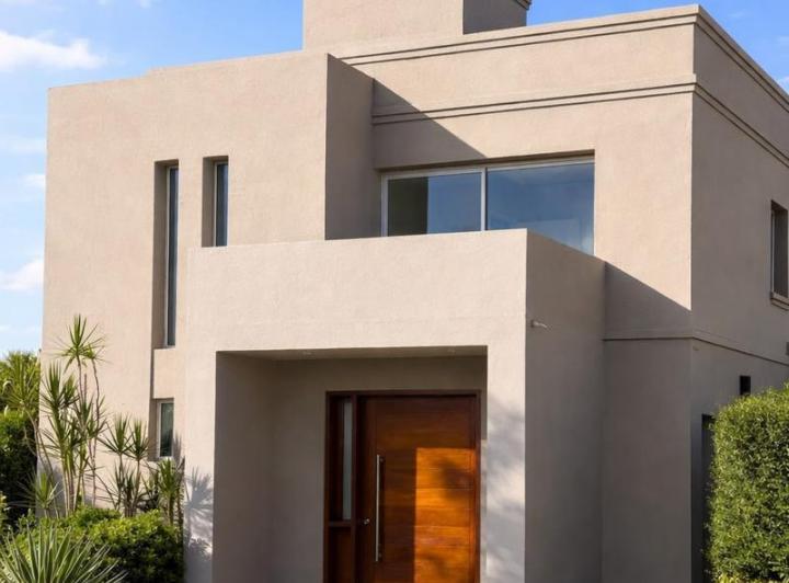 Casa · 110m² · 4 Ambientes · 2 Cocheras