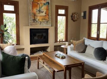 Casa · 200m² · 6 Ambientes · 4 Cocheras · San Isidro Labrador