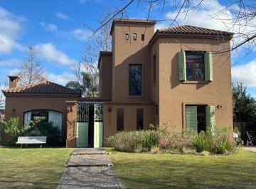 Casa · 200m² · 6 Ambientes · 4 Cocheras · San Isidro Labrador